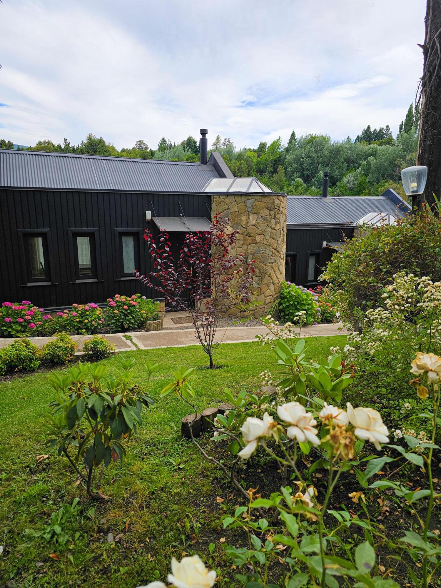 Rosas Blancas Apart Hotel San Martín de los Andes Exterior foto